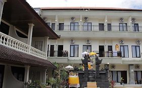 Ayu Beach Inn  2*